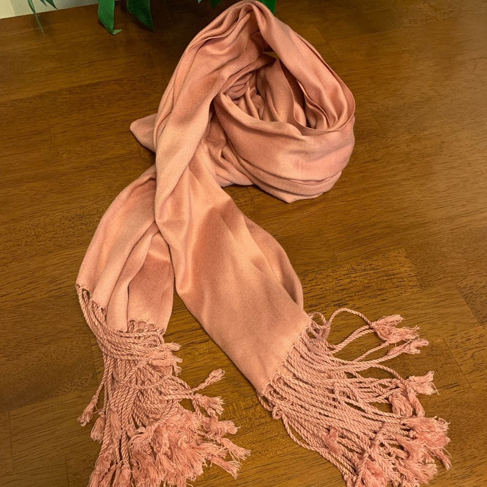 Women’s scarves!